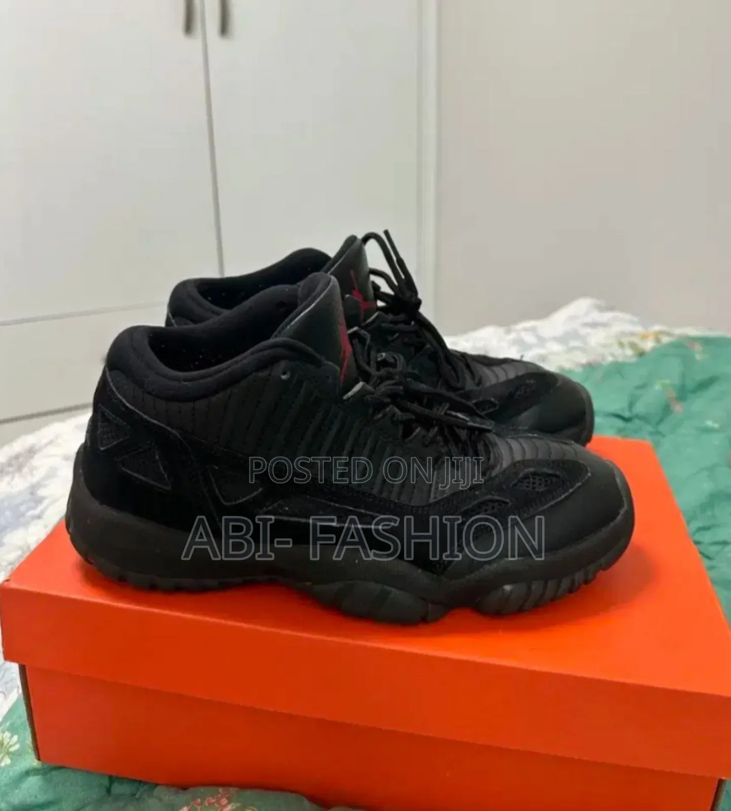Air Jordan 11 Retro Low Ie Black Edition