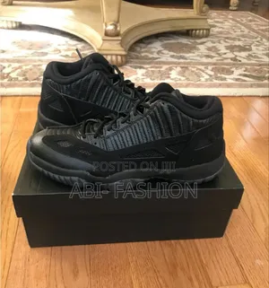 Air Jordan 11 Retro Low Ie Black Edition