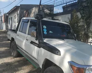 Toyota Land Cruiser 2020 Ivory