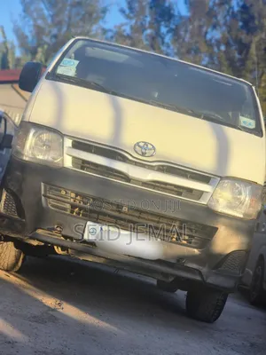 Toyota HiAce 2012 White