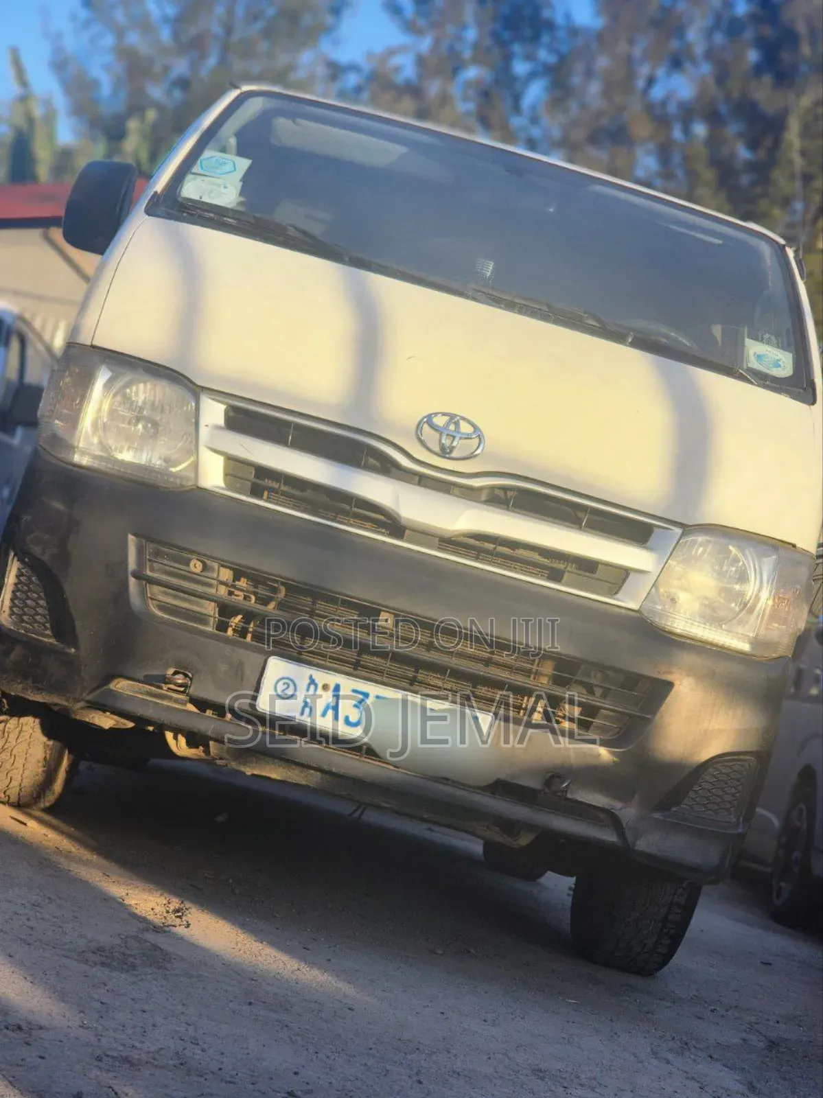 Toyota HiAce 2012 White