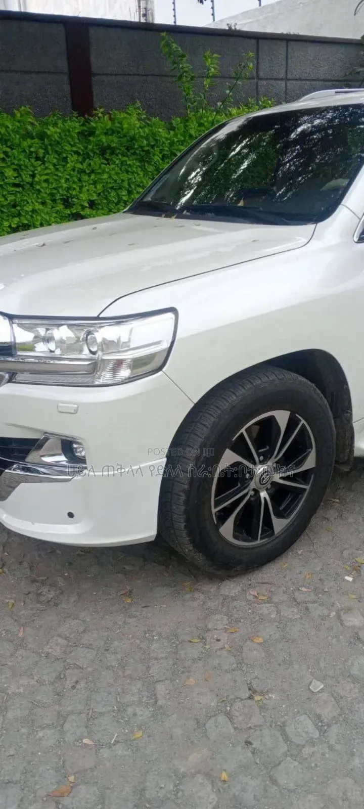 Toyota Land Cruiser 2021 White