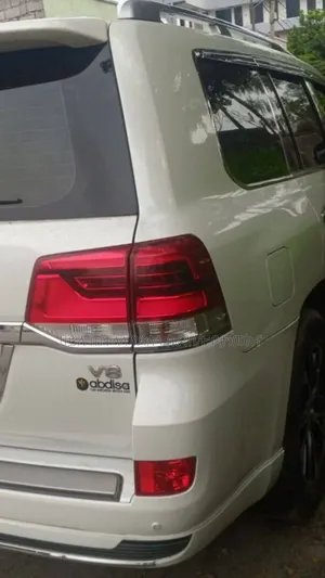 Toyota Land Cruiser 2021 White