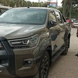 Toyota Hilux 2021 Green