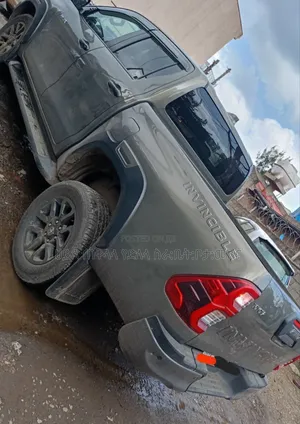 Toyota Hilux 2021 Green