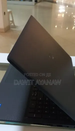 New Laptop Dell Vostro 3520 16GB Intel Core I5 SSD 512GB