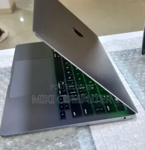 New Laptop Apple MacBook Pro M1 16GB Intel SSD 256GB