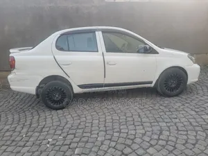 Toyota Platz 2005 White