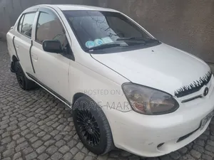 Toyota Platz 2005 White
