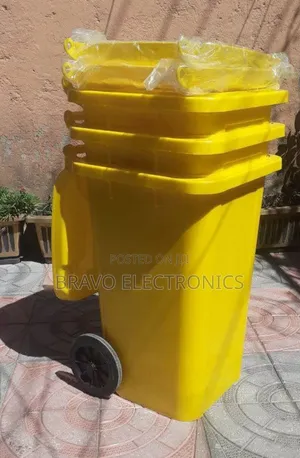 Photo -  100l Trash Can – Big, Strong Built for Every Environment! 