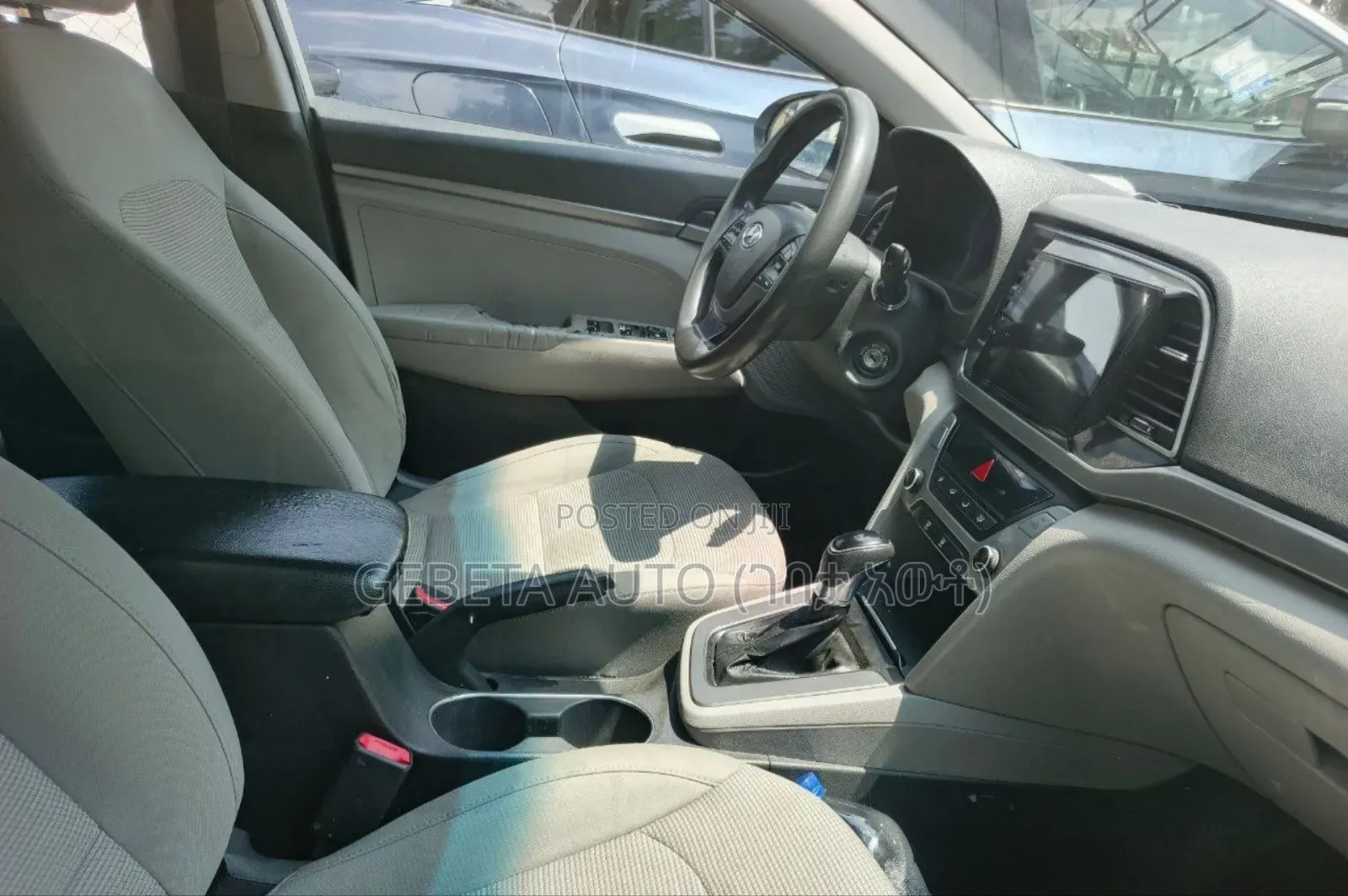 Hyundai Elantra 2017 Silver