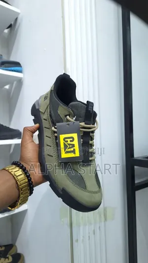 Photo -  Caterpillar Sneakers 
 Made in Vietnam