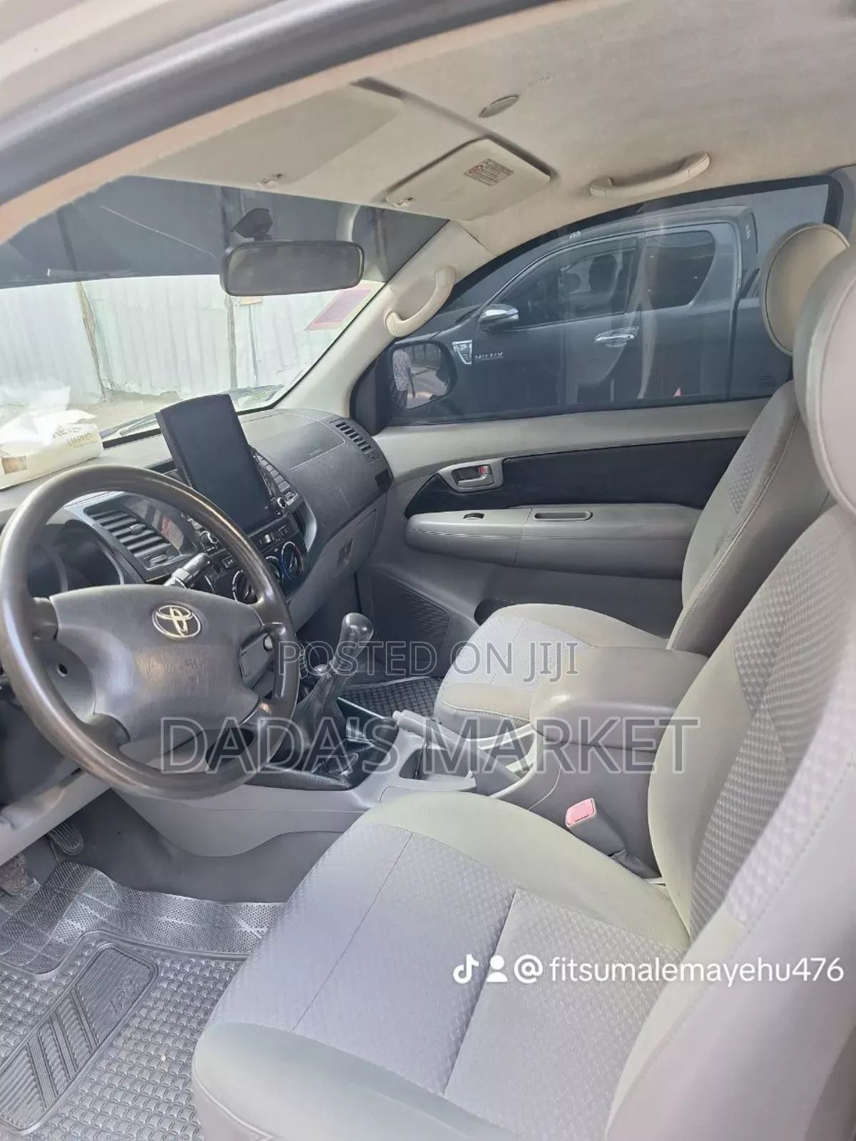 Toyota Hilux 2009 Silver