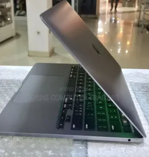 New Laptop Apple MacBook Pro M1 16GB SSD 256GB