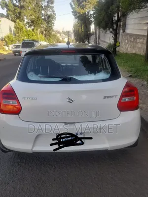 Suzuki Swift 2022 White