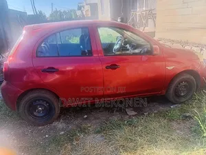 Nissan Micra 2017 Red