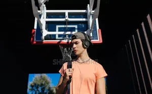 Photo - New JBL Bt720 Active Noise Cancellation Headphone