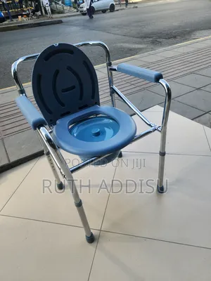 Photo - Commode Chair重新toilet Chair知名commode Chair奔馳commode Chair奢華commode Cha