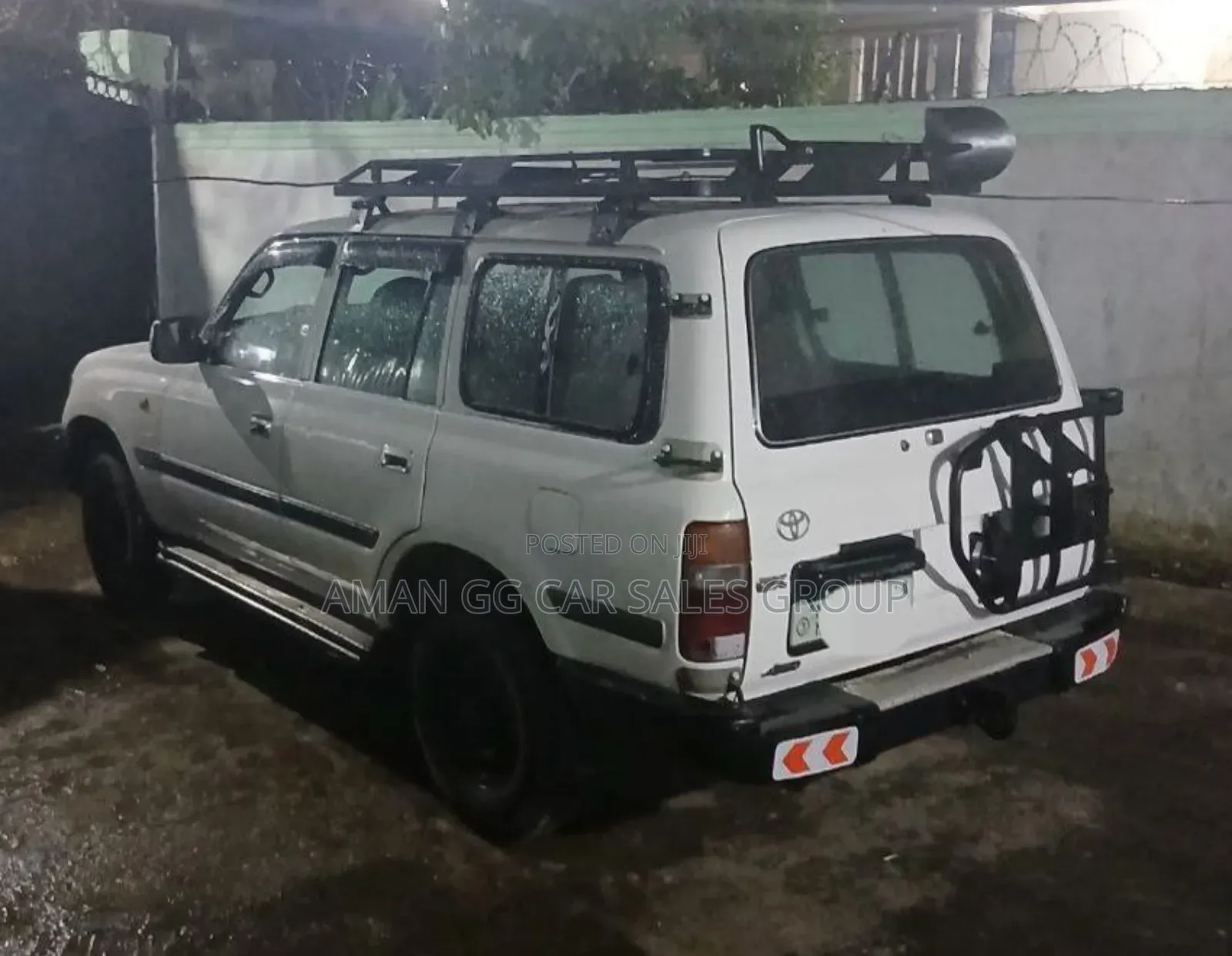 Toyota Land Cruiser 1998 White