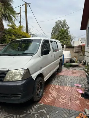 Toyota HiAce 2007 White