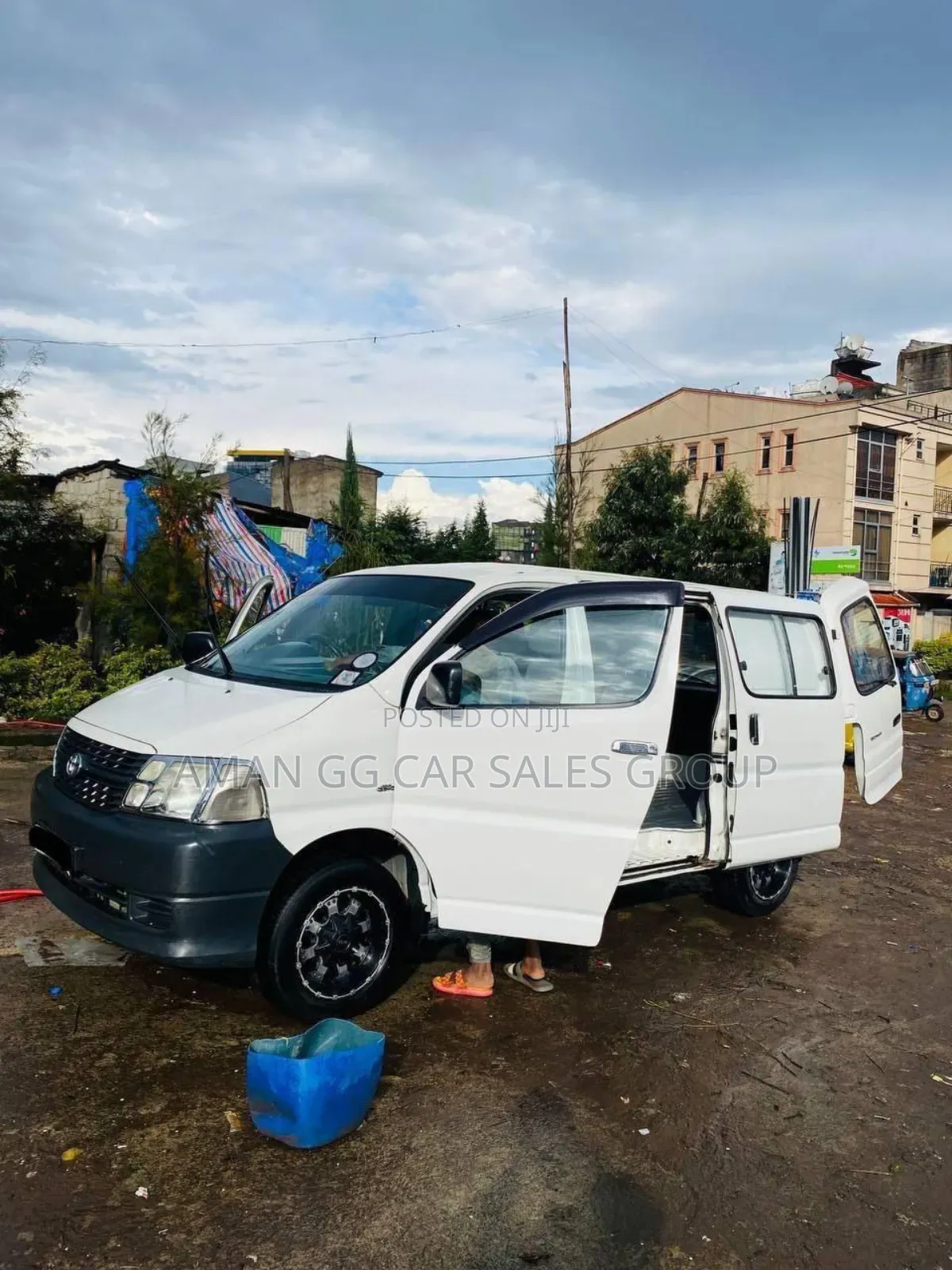 Toyota HiAce 2007 White