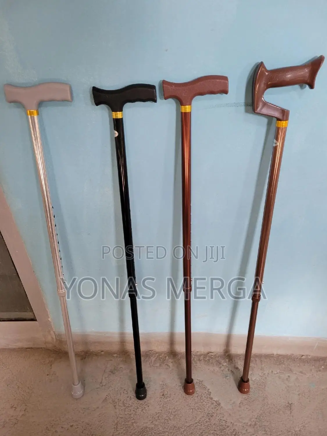 Walking Stick臥頗it Adjusts Exactly to Your Height. Because It Is Easily