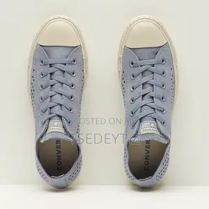 Photo - Converse Chuck Taylor