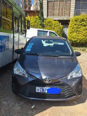 Toyota Yaris 2018 Gray