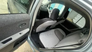 Toyota Yaris Base Hatchback 3dr 2010 Gray