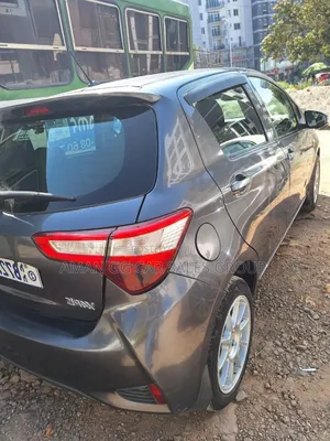 Toyota Yaris 2018 Gray