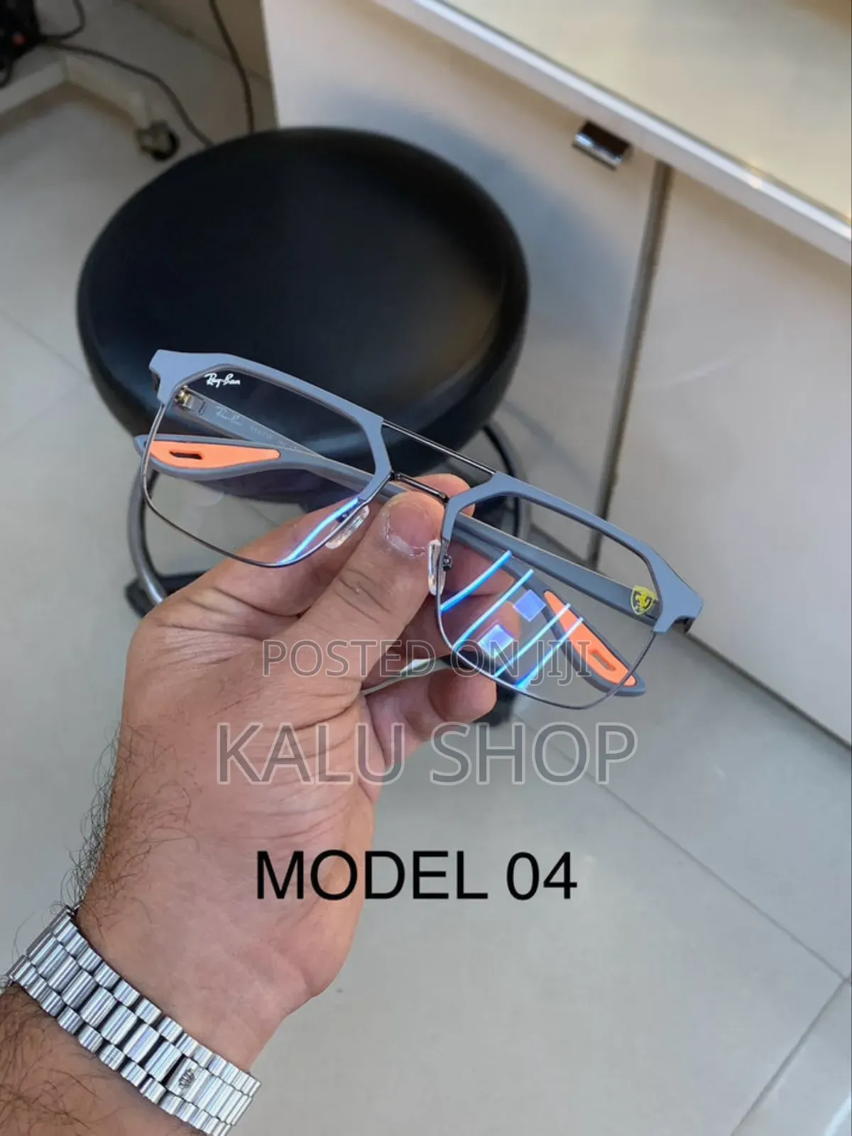 Ray-ban Sunglasse: Stylish Gray Metal Frames Made In Italy