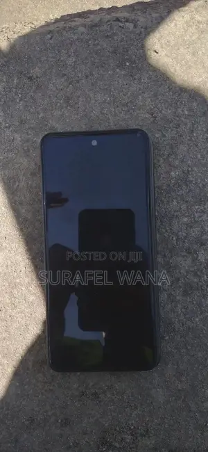 Photo - Tecno Spark 20 128 GB Black