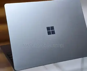New Laptop Microsoft Surface 8GB Intel Core I5 SSD 256GB
