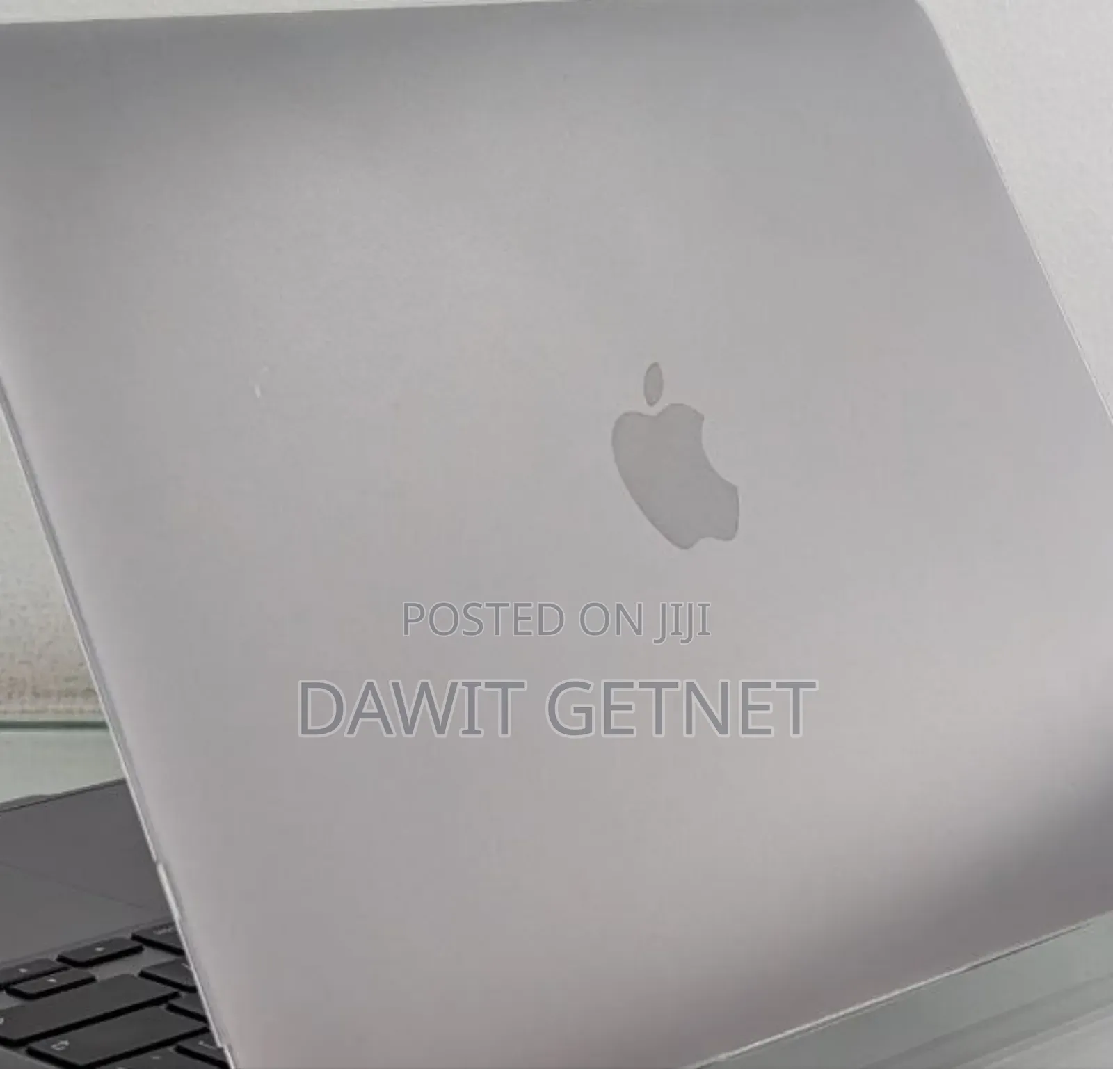 New Laptop Apple MacBook Pro 2022 M2 8GB Apple M2 SSD 256GB