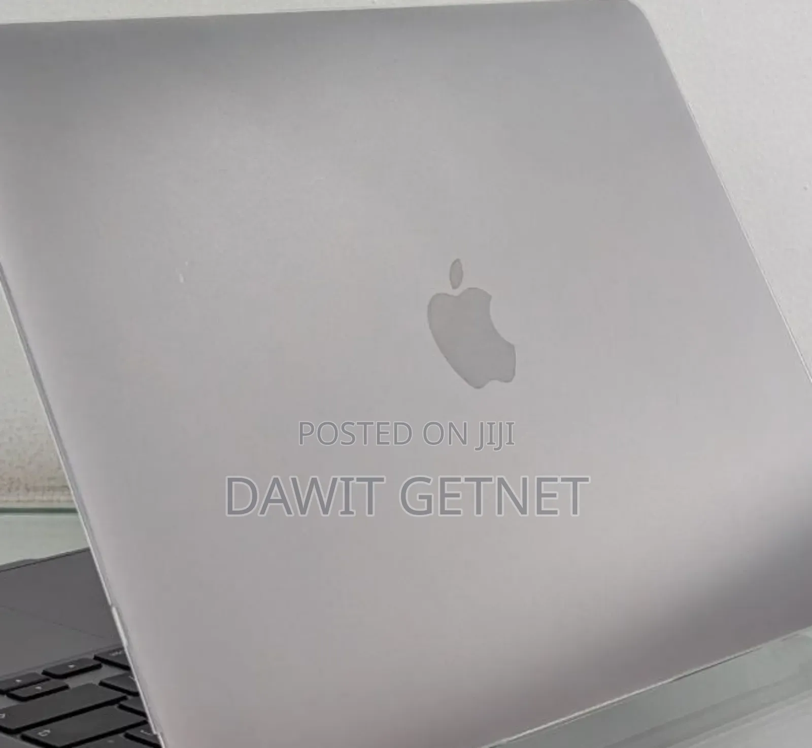 New Laptop Apple MacBook Pro 2022 M2 8GB Apple M2 SSD 256GB