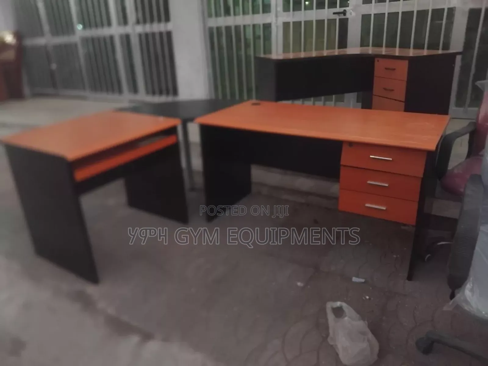 L Shaped Office Table