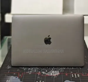 New Laptop Apple MacBook Pro 2016 16GB Intel Core I7 SSD 512GB