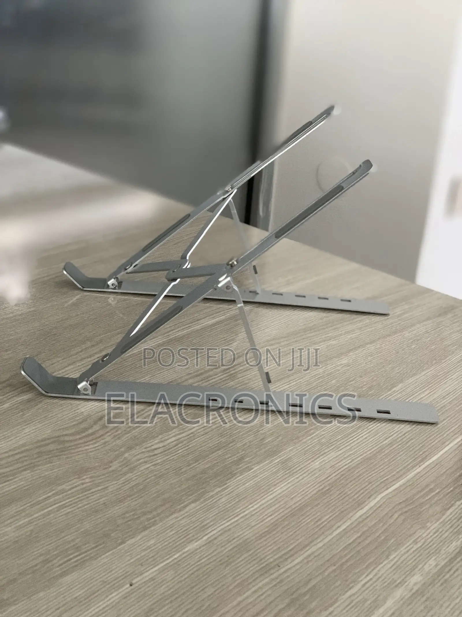 Portable and Foldable Pc and Laptop Stand
