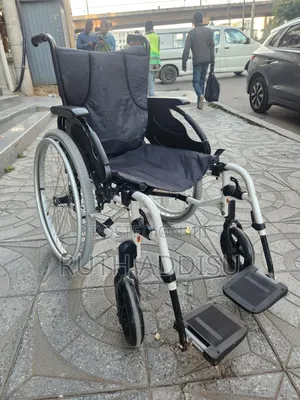 Photo - Foldable Almunium Wheelchair輕輕medical Wheelchair俠的wheelchair Almunium