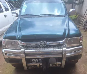 Photo - Toyota Hilux 2.5 Cab 2005 Green