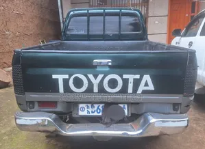 Toyota Hilux 2.5 Cab 2005 Green