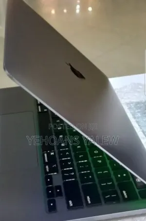 New Laptop Apple MacBook Pro 2020 M1 16GB Apple M1 Pro SSD 256GB
