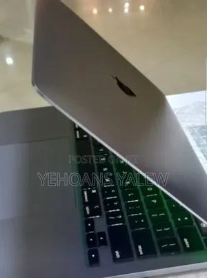 New Laptop Apple MacBook Pro 2020 M1 16GB Apple M1 Pro SSD 256GB