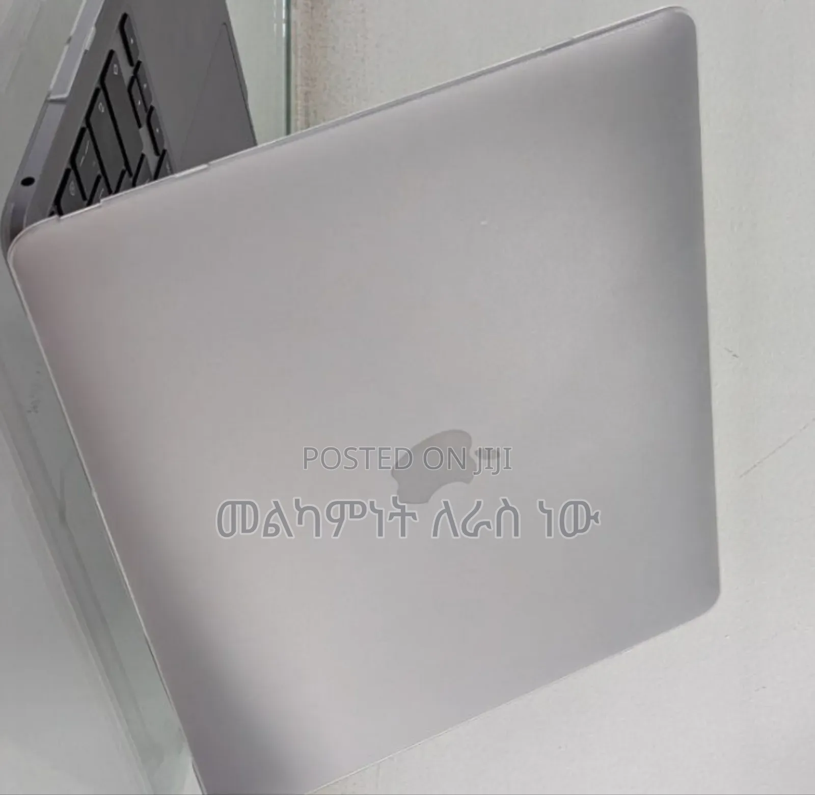 New Laptop Apple MacBook Pro 2022 M2 8GB Apple M2 SSD 256GB