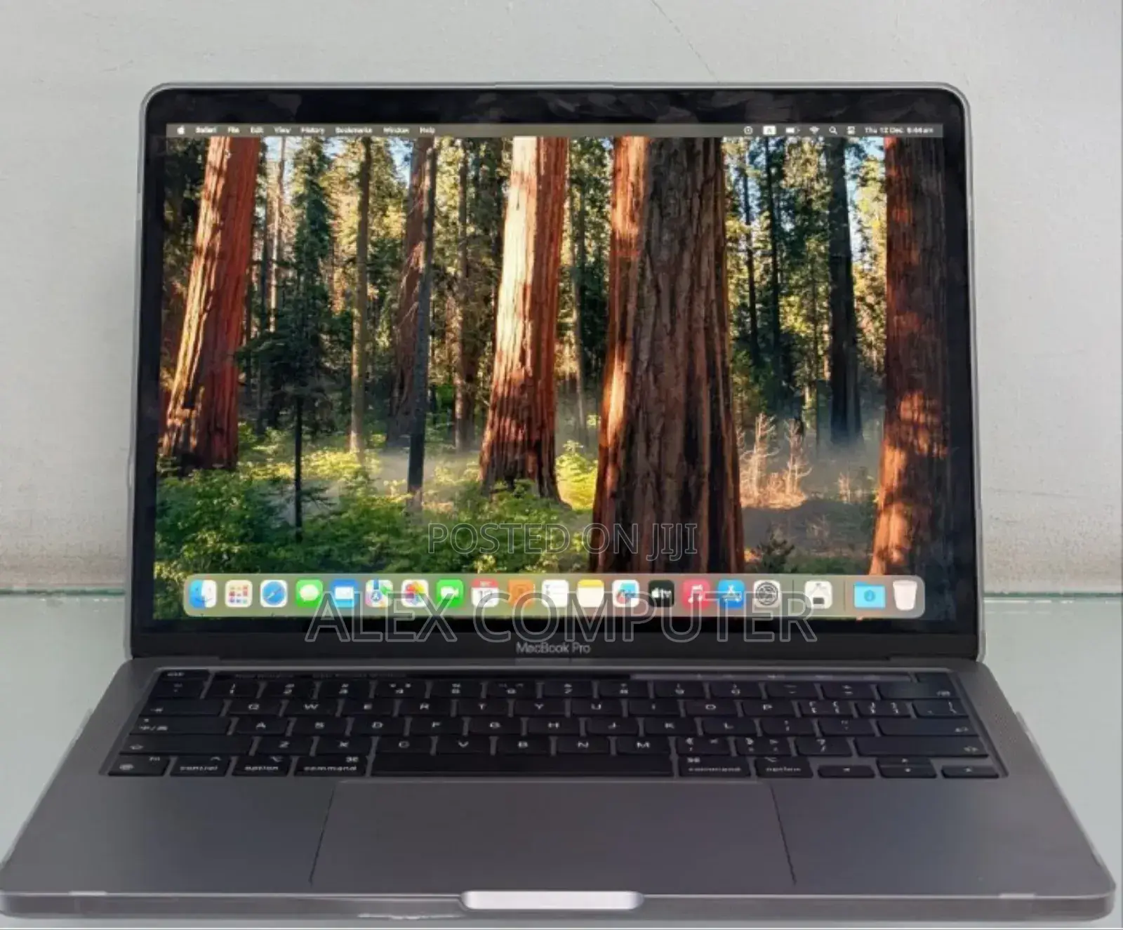 New Laptop Apple MacBook Pro 2022 M2 8GB Apple M2 SSD 256GB