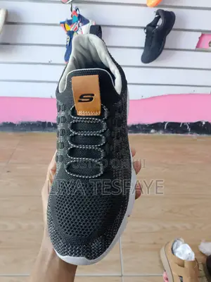 Photo - Skechers Relaxed