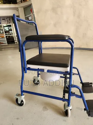 Photo - Commode Wheelchair三人commode Wheelchair𣋡我toilet Wheelchair袸了wheelchair