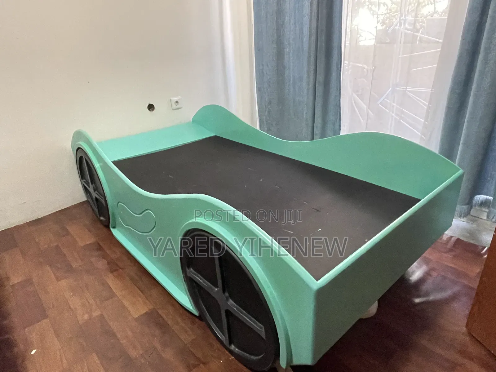 የሚሸጥ የልጆች አልጋ