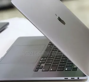 Photo - New Laptop Apple MacBook Pro 2019 32GB Intel Core i9 SSD 1T