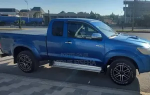 Toyota Hilux 3.0 D-4D 4x4 2015 Blue
